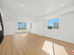 6239 Banner Avenue 12, Los Angeles CA 90038