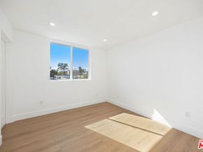 6239 Banner Avenue 12, Los Angeles CA 90038