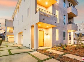 6239 Banner Avenue 12, Los Angeles CA 90038