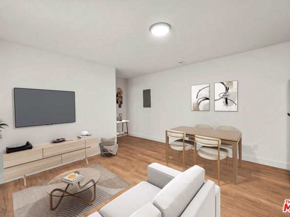 1045 N Ardmore Avenue, Los Angeles CA 90029