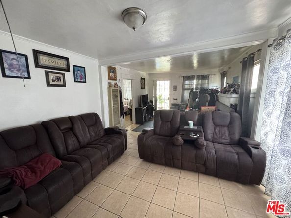 424 W 95th Street, Los Angeles CA 90003