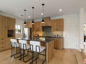 3815 S Cochran Avenue, Los Angeles CA 90008