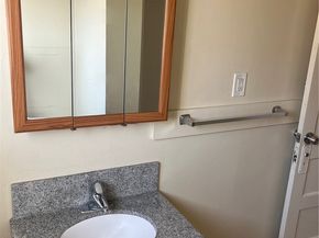 250 W 49th Street 2, Los Angeles CA 90037