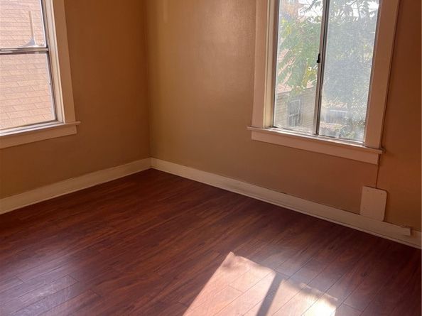 250 W 49th Street 2, Los Angeles CA 90037