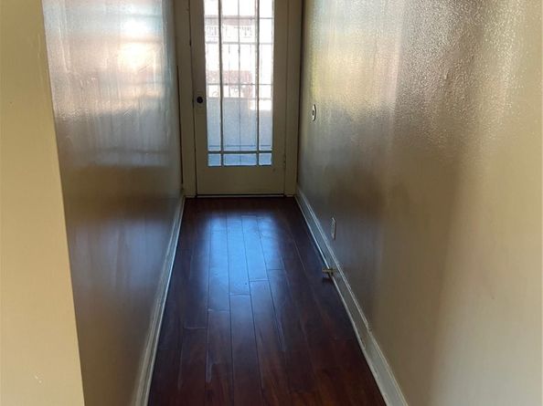 250 W 49th Street 2, Los Angeles CA 90037