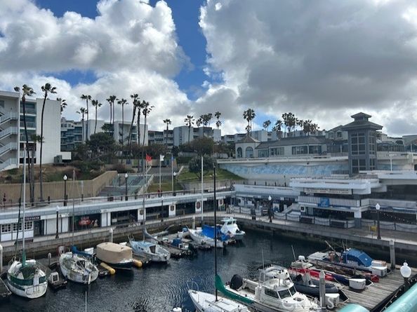 650 The Village 106, Redondo Beach CA 90277
