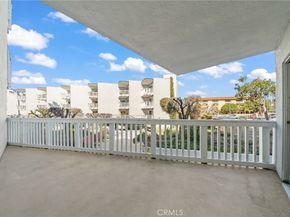650 The Village 106, Redondo Beach CA 90277