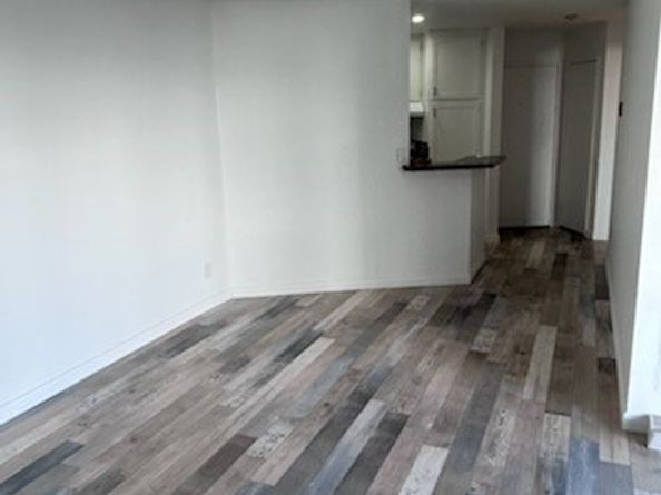 650 The Village 106, Redondo Beach CA 90277