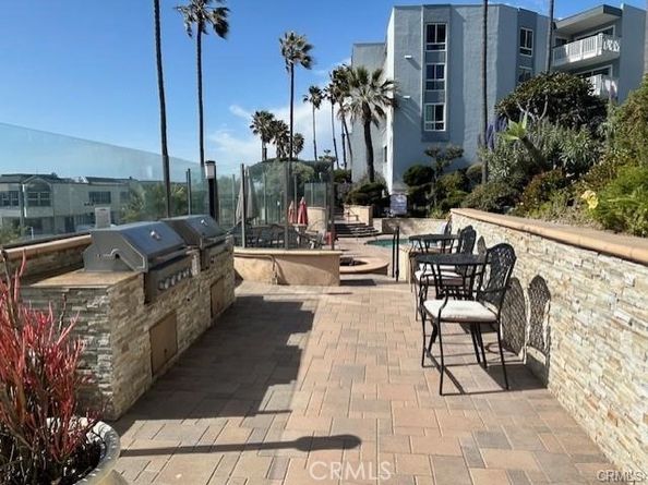 650 The Village 106, Redondo Beach CA 90277