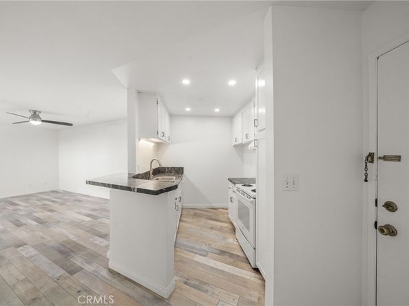 650 The Village 106, Redondo Beach CA 90277