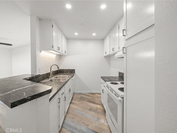 650 The Village 106, Redondo Beach CA 90277