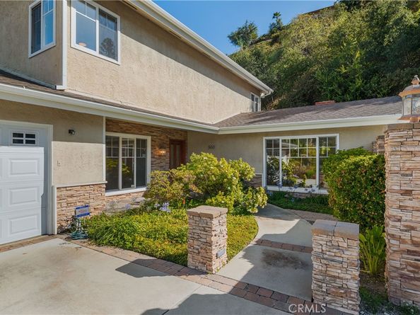 900 Chudleigh Lane, Glendale CA 91207