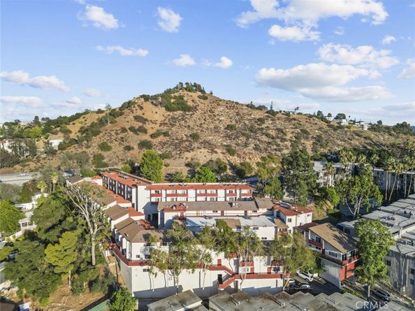 1523 E Windsor Road 209A, Glendale CA 91205