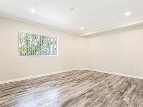 15114 Sherman Way 106, Van Nuys CA 91405