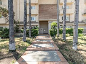 15114 Sherman Way 106, Van Nuys CA 91405