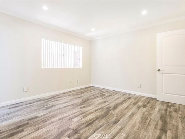 15114 Sherman Way 106, Van Nuys CA 91405
