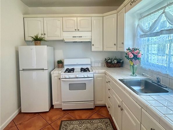 2121 James M Wood Boulevard 224, Los Angeles CA 90006