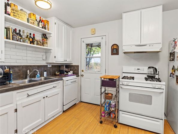 2215 N Brighton Street, Burbank CA 91504