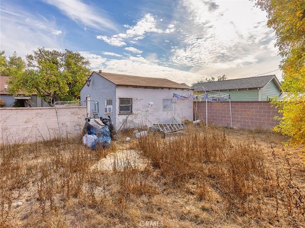 2215 N Brighton Street, Burbank CA 91504
