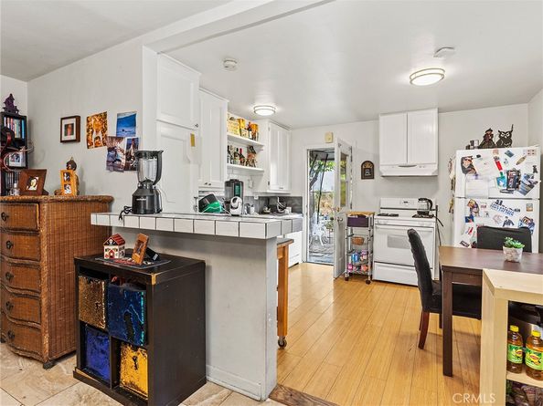 2215 N Brighton Street, Burbank CA 91504