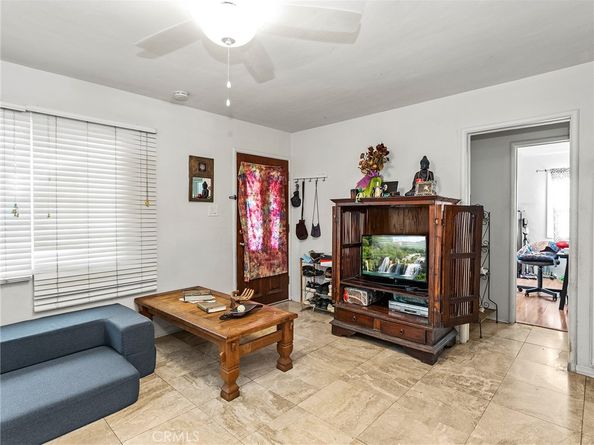 2215 N Brighton Street, Burbank CA 91504