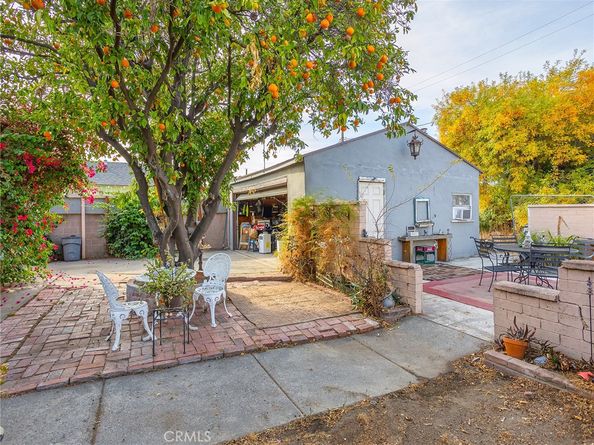 2215 N Brighton Street, Burbank CA 91504