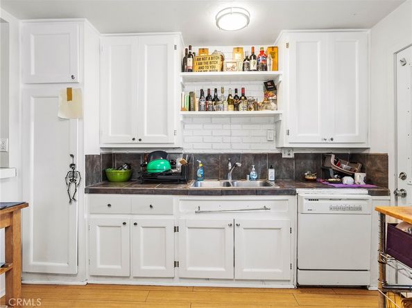 2215 N Brighton Street, Burbank CA 91504