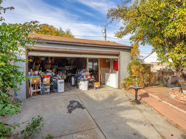 2215 N Brighton Street, Burbank CA 91504