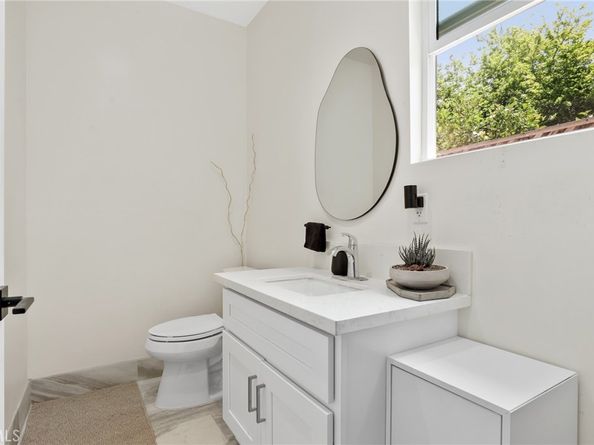 2129 N Pepper Street, Burbank CA 91505