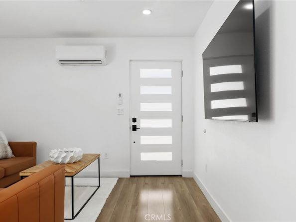 2129 N Pepper Street, Burbank CA 91505