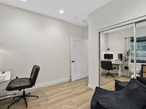 2129 N Pepper Street, Burbank CA 91505