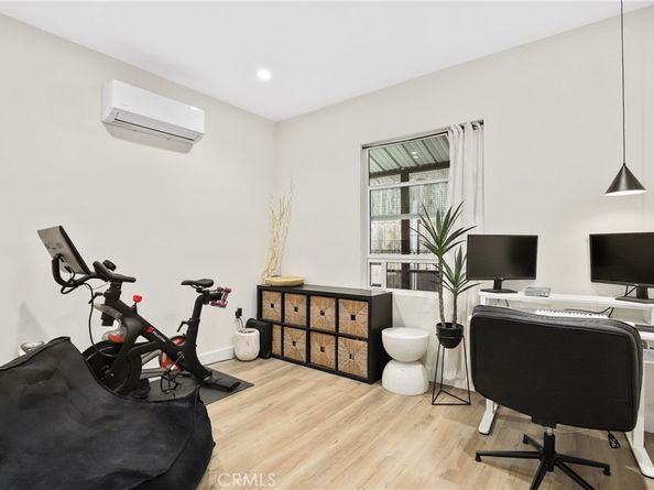 2129 N Pepper Street, Burbank CA 91505