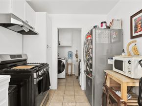 2129 N Pepper Street, Burbank CA 91505