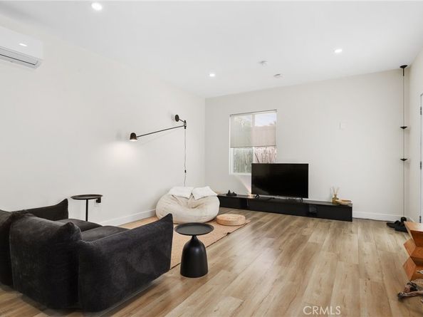 2129 N Pepper Street, Burbank CA 91505