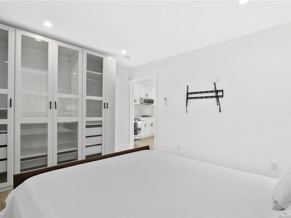 2129 N Pepper Street, Burbank CA 91505