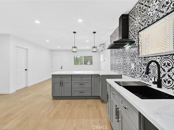 3826 3828 La Salle, Los Angeles CA 90062