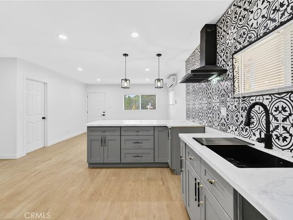 3826 3828 La Salle, Los Angeles CA 90062