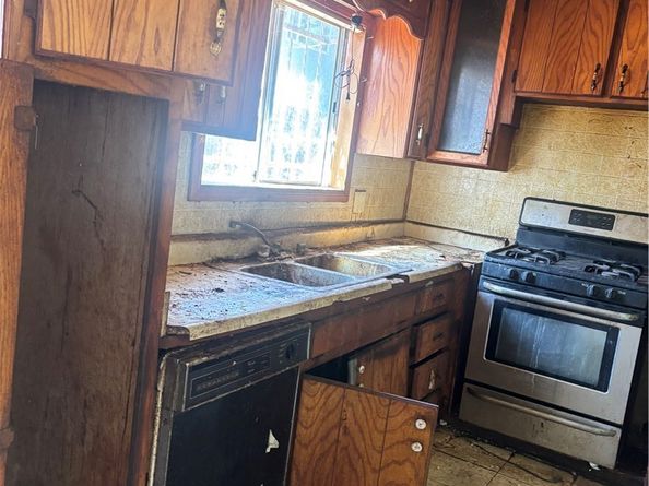 409 W Almond, Compton CA 90220