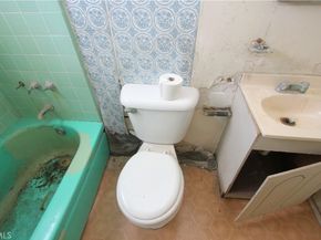 538 Wood, Santa Ana CA 92703
