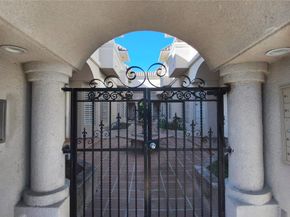 813 N Martel Avenue 2, Los Angeles CA 90046