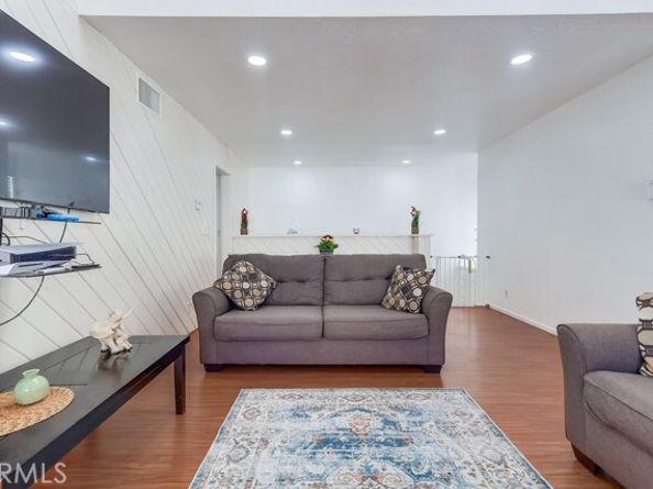 10435 Newhome Avenue 7, Sunland (los Angeles) CA 91040