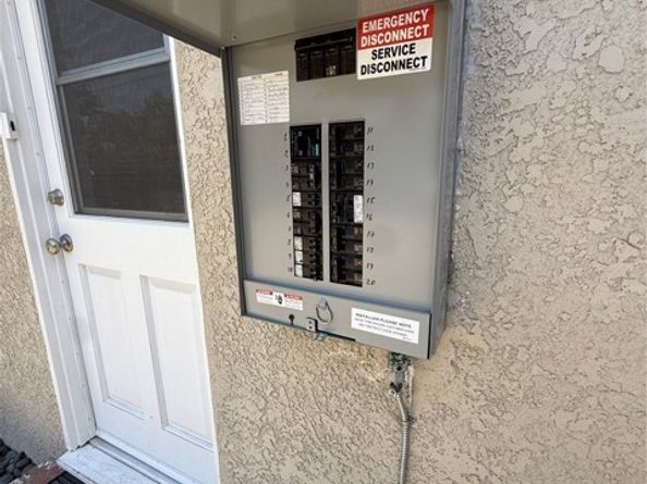 21045 Hemmingway Street, Canoga Park (los Angeles) CA 91304