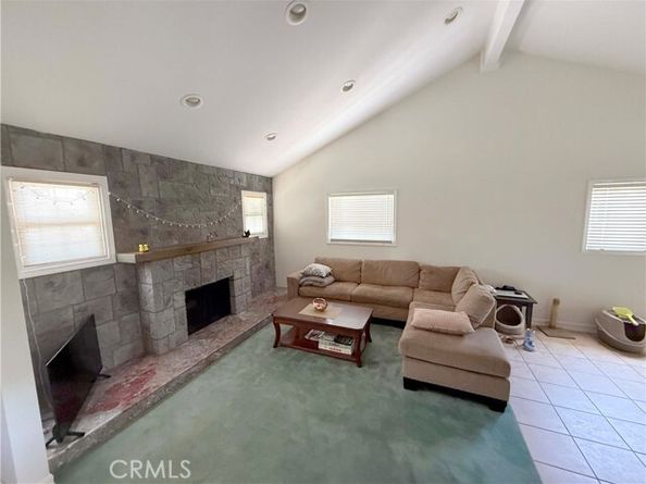 21045 Hemmingway Street, Canoga Park (los Angeles) CA 91304