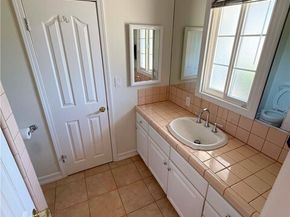 21045 Hemmingway Street, Canoga Park (los Angeles) CA 91304