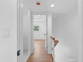 9019 Cedros Avenue 2, Panorama City (los Angeles) CA 91402