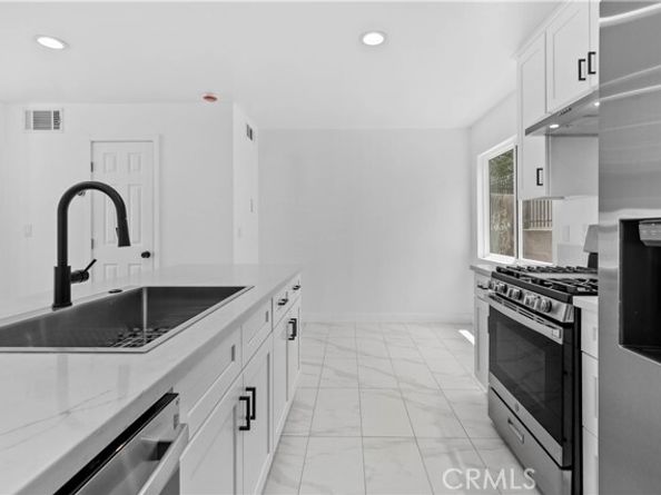 9019 Cedros Avenue 2, Panorama City (los Angeles) CA 91402