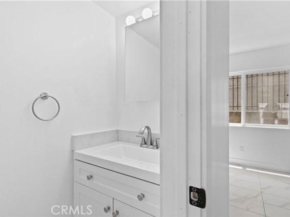 9019 Cedros Avenue 2, Panorama City (los Angeles) CA 91402