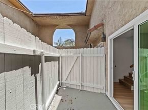 9019 Cedros Avenue 2, Panorama City (los Angeles) CA 91402