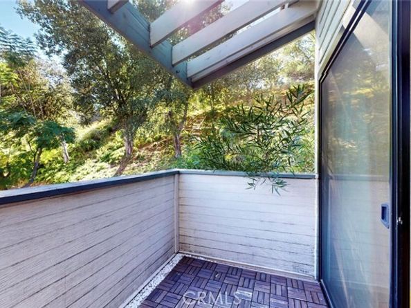 10504 Sunland Blvd Boulevard 5, Sunland (los Angeles) CA 91040