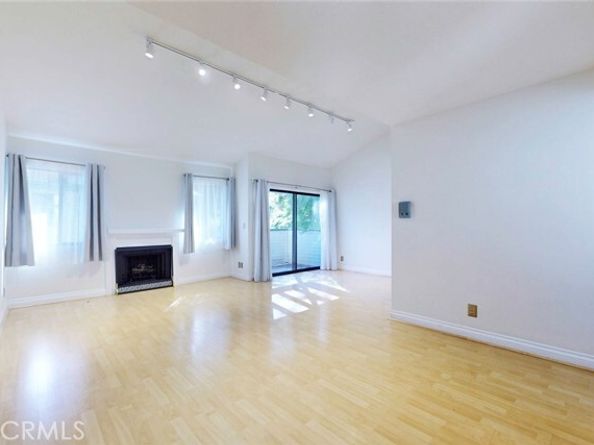 10504 Sunland Blvd Boulevard 5, Sunland (los Angeles) CA 91040